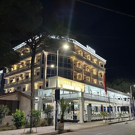 Ujvara Hotel Golem  Luaran gambar
