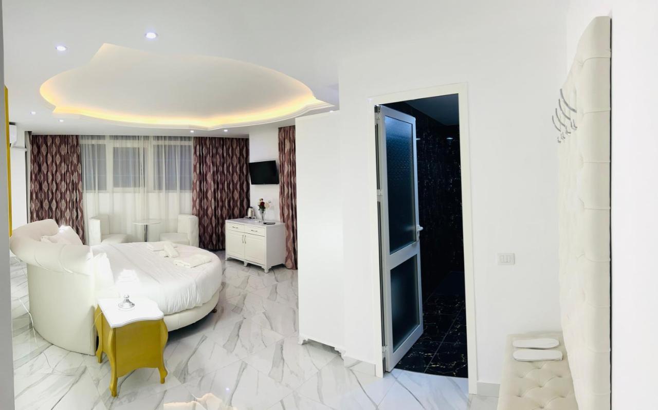Ujvara Hotel Golem  Luaran gambar