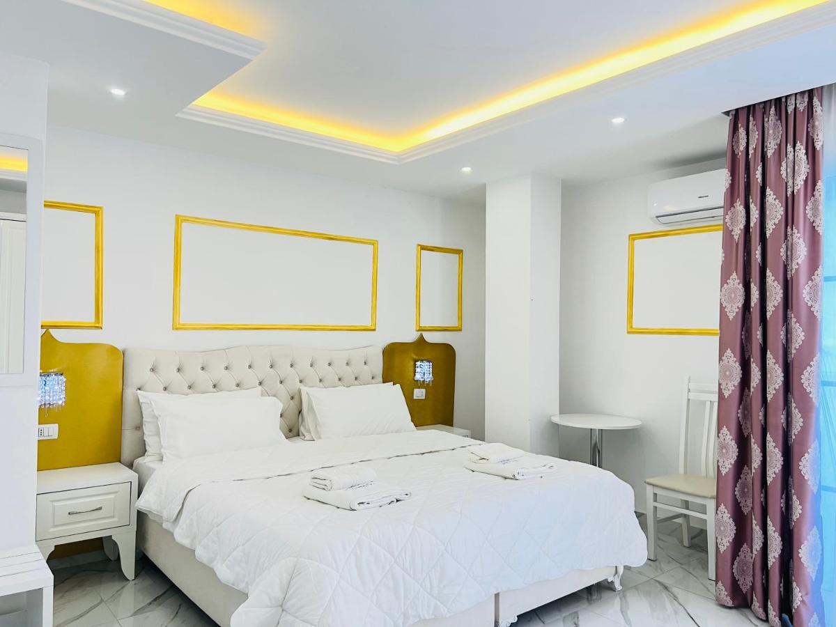 Ujvara Hotel Golem  Luaran gambar