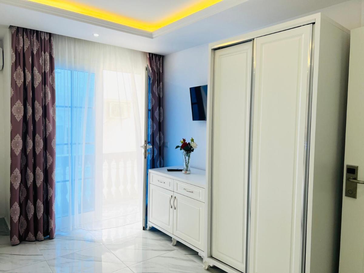 Ujvara Hotel Golem  Luaran gambar
