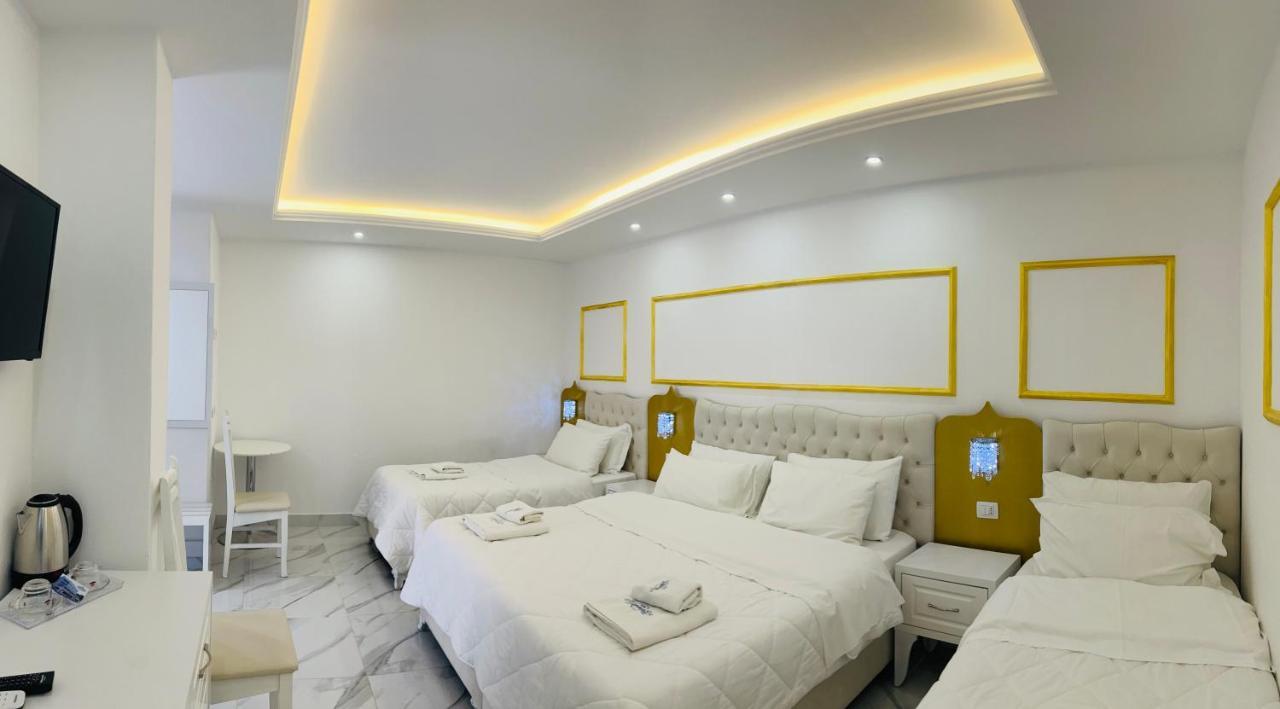 Ujvara Hotel Golem  Luaran gambar