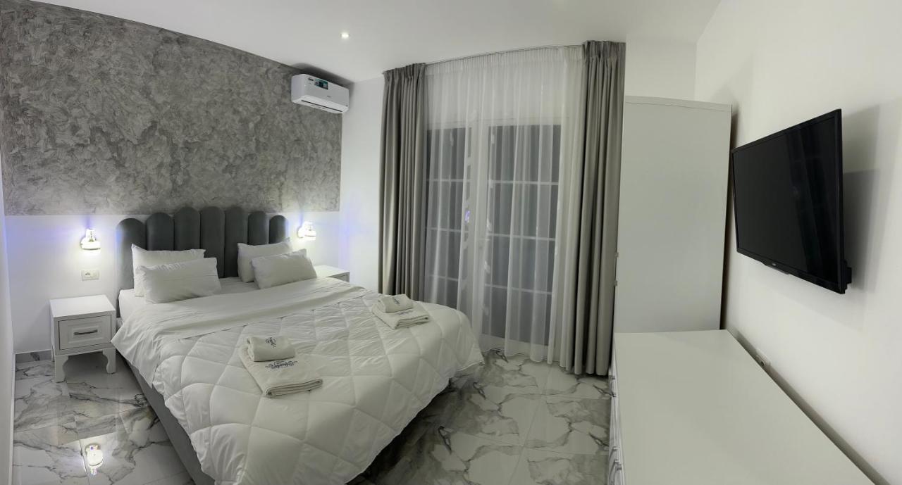 Ujvara Hotel Golem  Luaran gambar