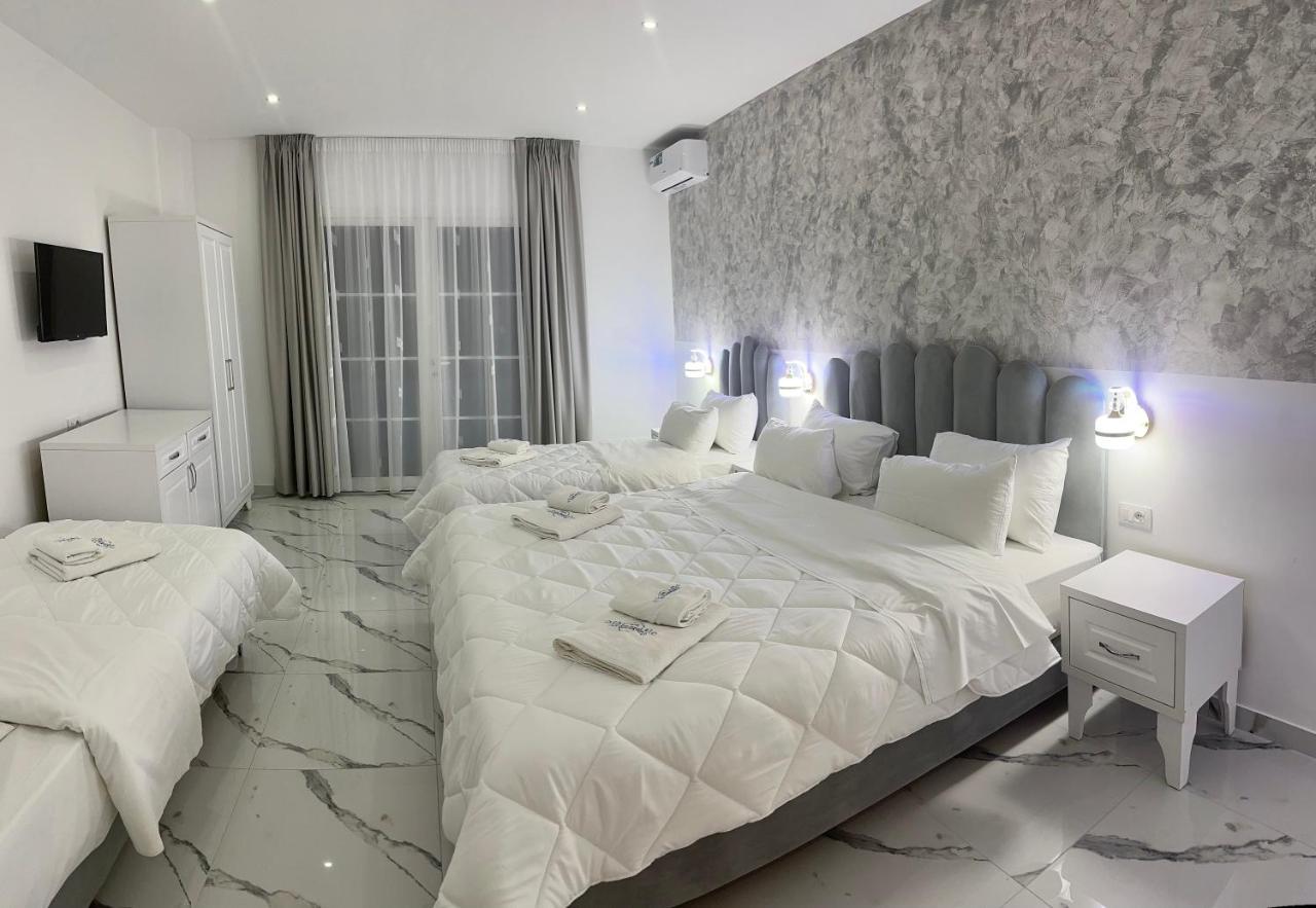 Ujvara Hotel Golem  Luaran gambar