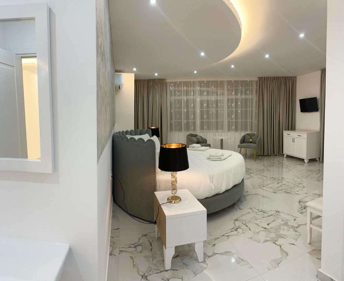 Ujvara Hotel Golem  Luaran gambar