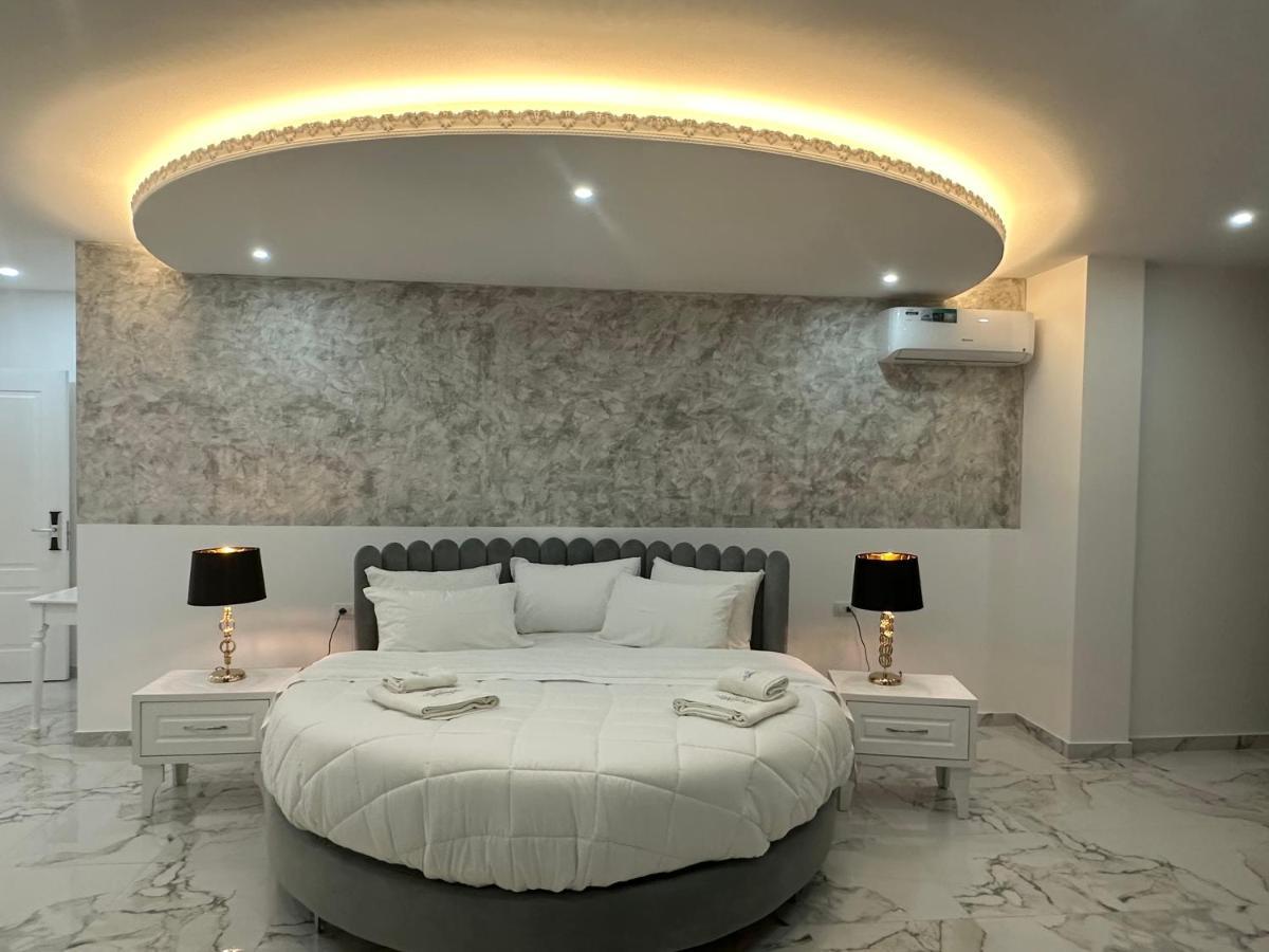 Ujvara Hotel Golem  Luaran gambar