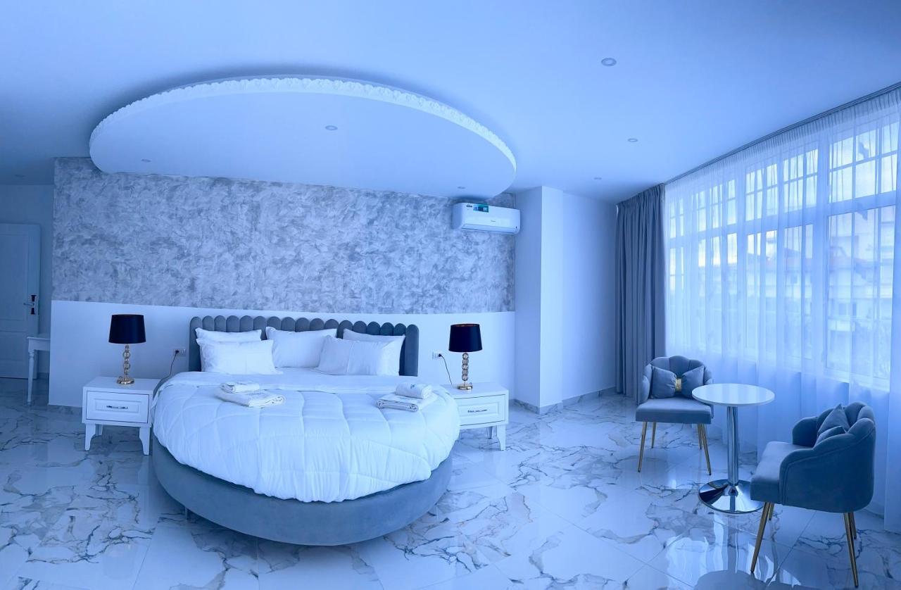 Ujvara Hotel Golem  Luaran gambar