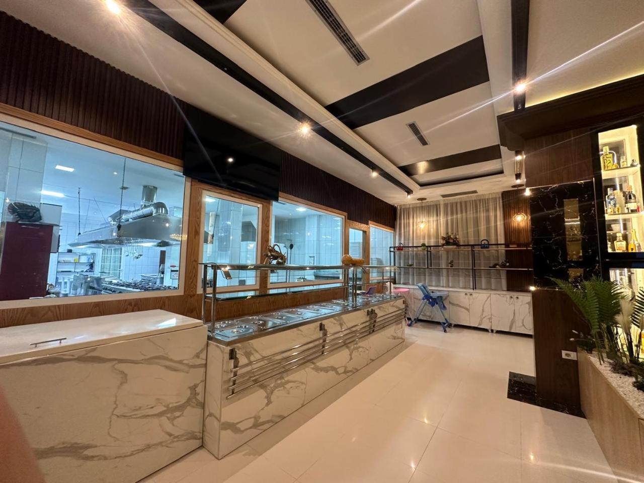 Ujvara Hotel Golem  Luaran gambar
