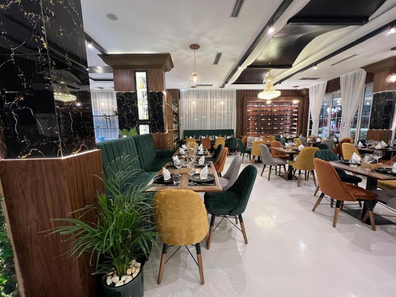 Ujvara Hotel Golem  Luaran gambar