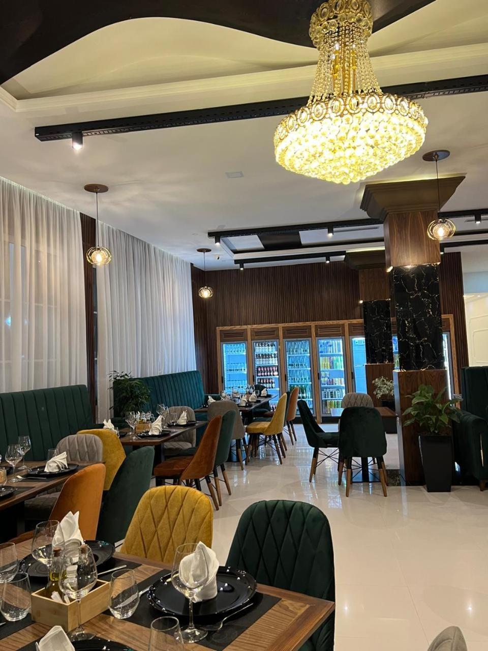 Ujvara Hotel Golem  Luaran gambar